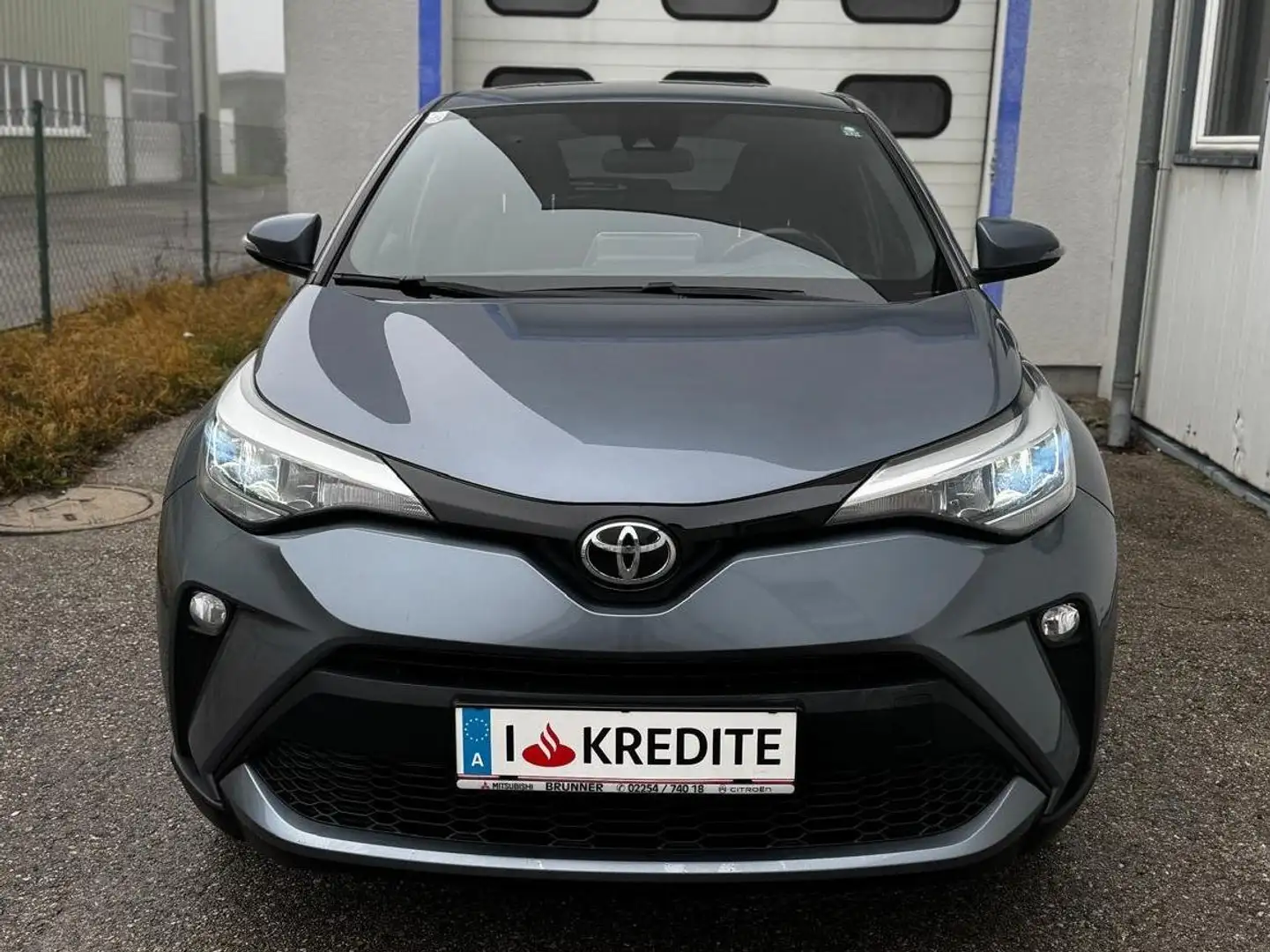Toyota C-HR 1,2T C-ITY Grau - 1