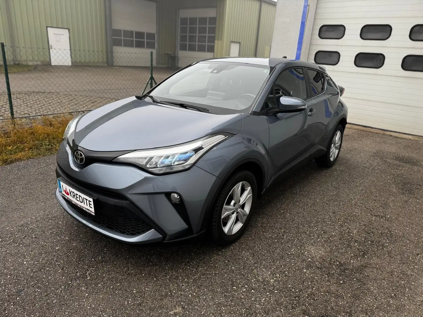 Toyota C-HR 1,2T C-ITY Grau - 2