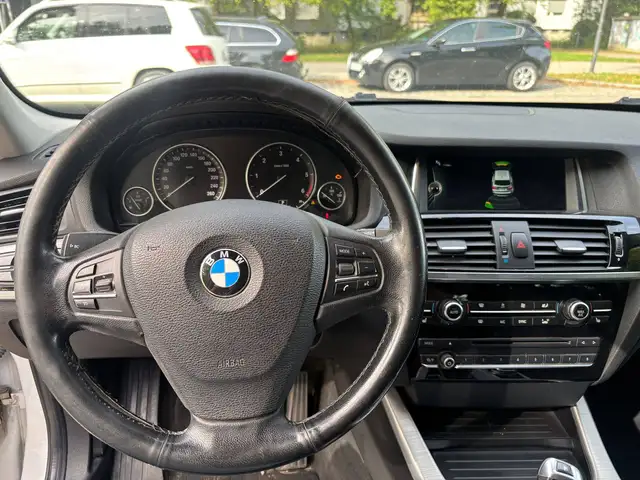BMW X3 view 11