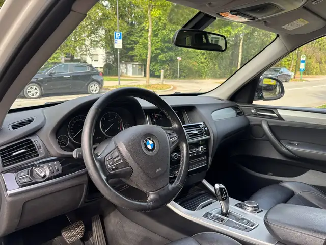BMW X3 view 9