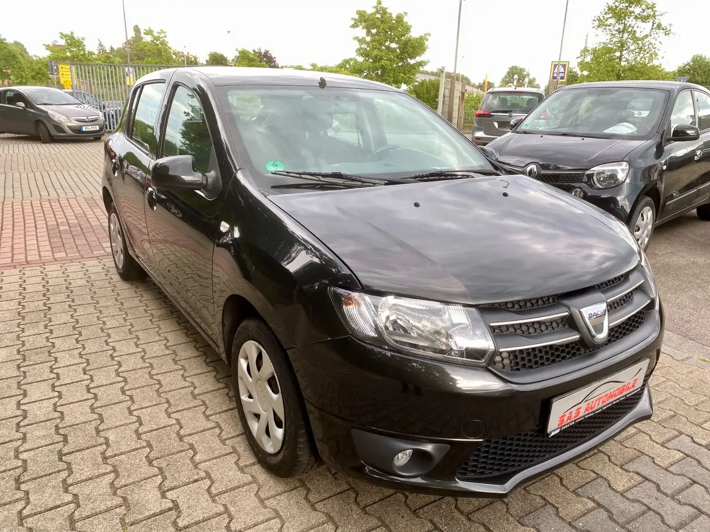 Dacia Sandero II Laureate/ Scheckheftgepflegt / 1 Hand Schwarz - 1