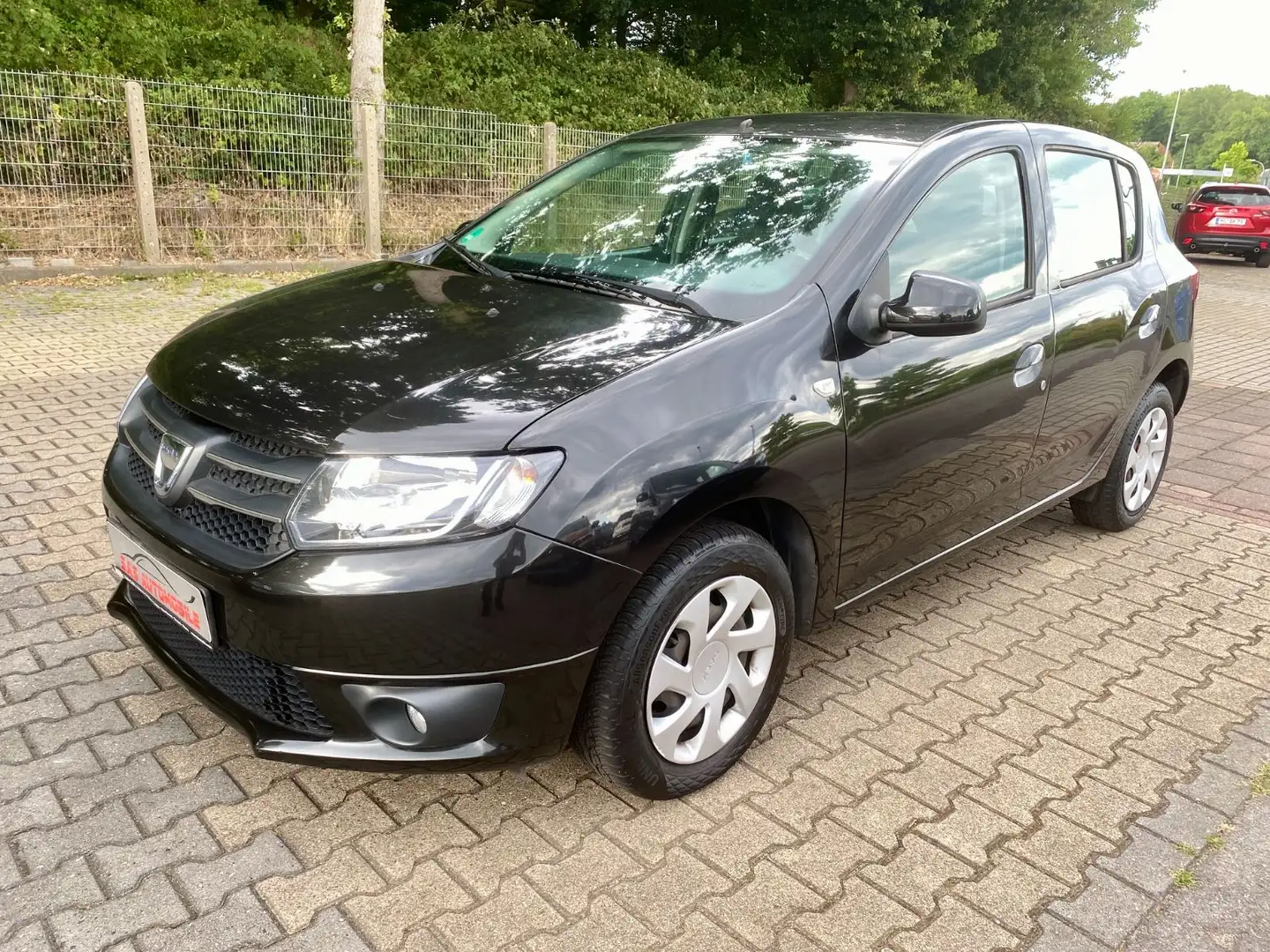 Dacia Sandero II Laureate/ Scheckheftgepflegt / 1 Hand Schwarz - 2