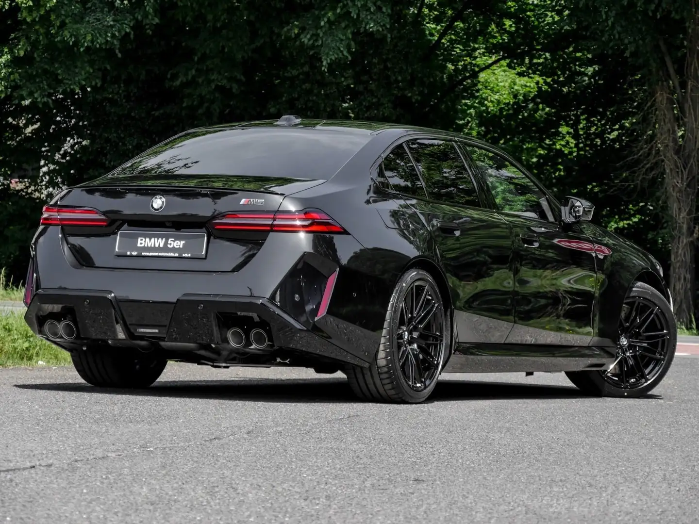 BMW M5 Limousine ADAPT.LED+AHK+DA PROF+HuD+360°+PANO Zwart - 2