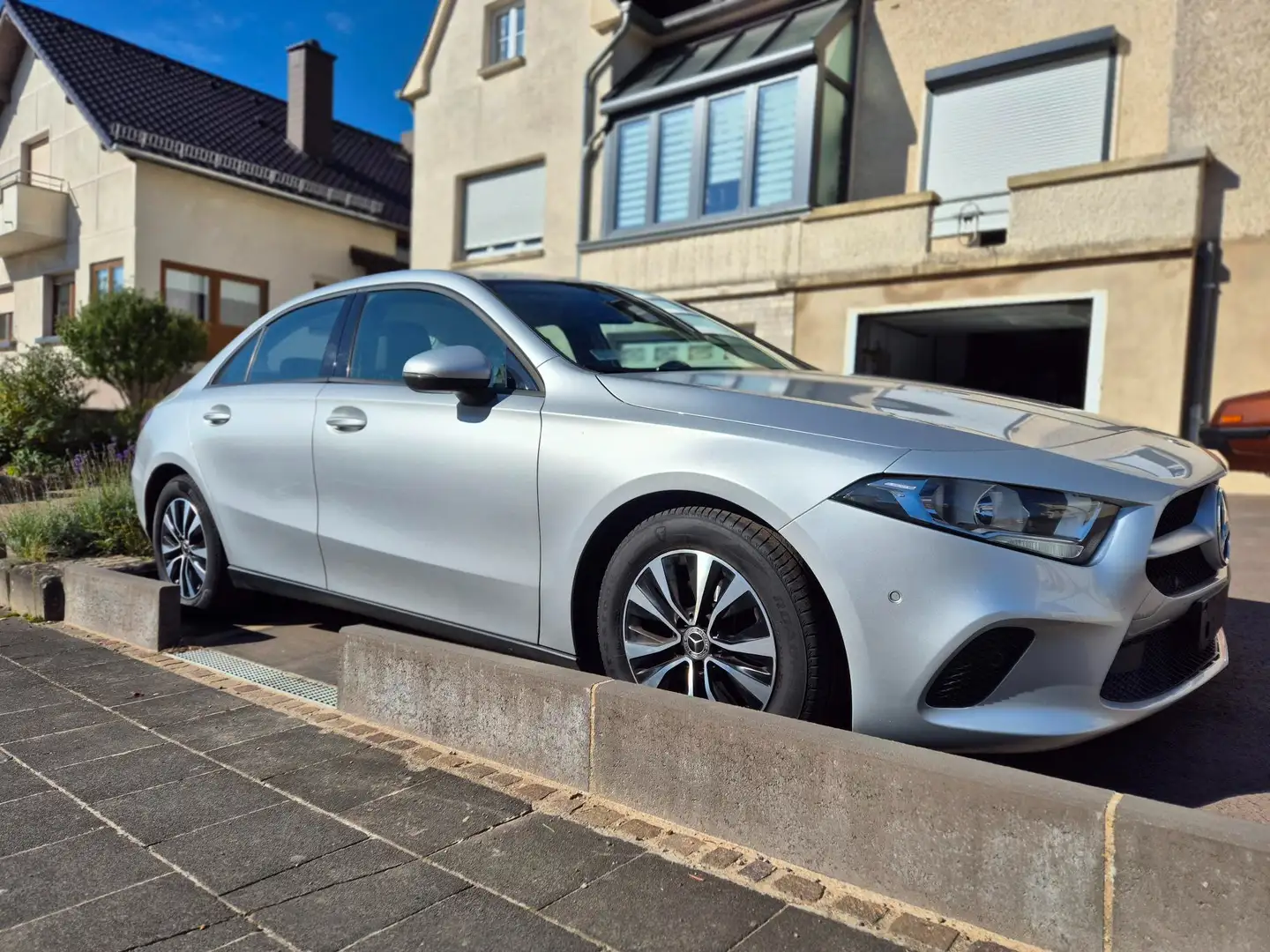 Mercedes-Benz A 180 A 180 d 7G-DCT Style Argent - 2