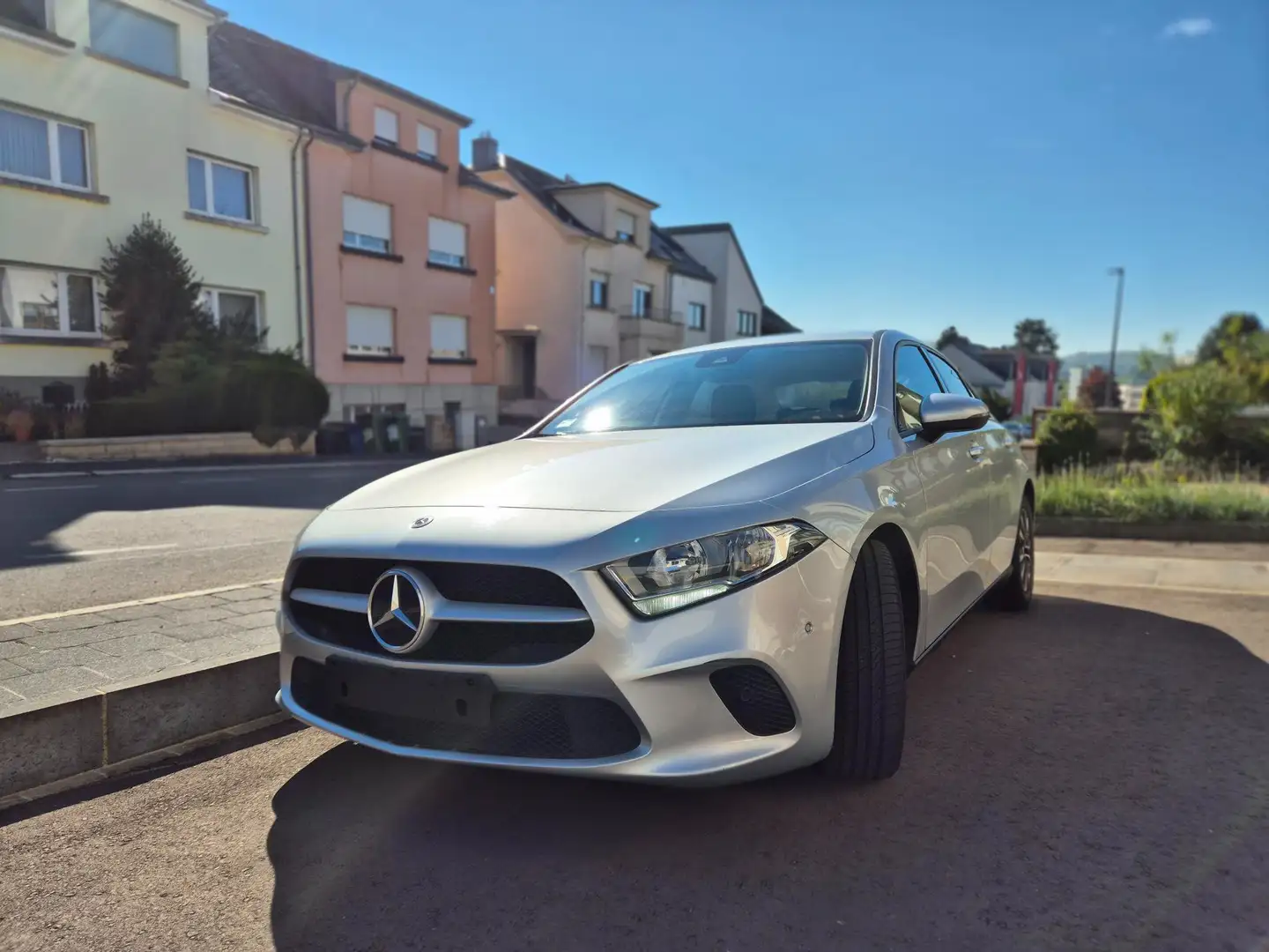 Mercedes-Benz A 180 A 180 d 7G-DCT Style Argent - 1