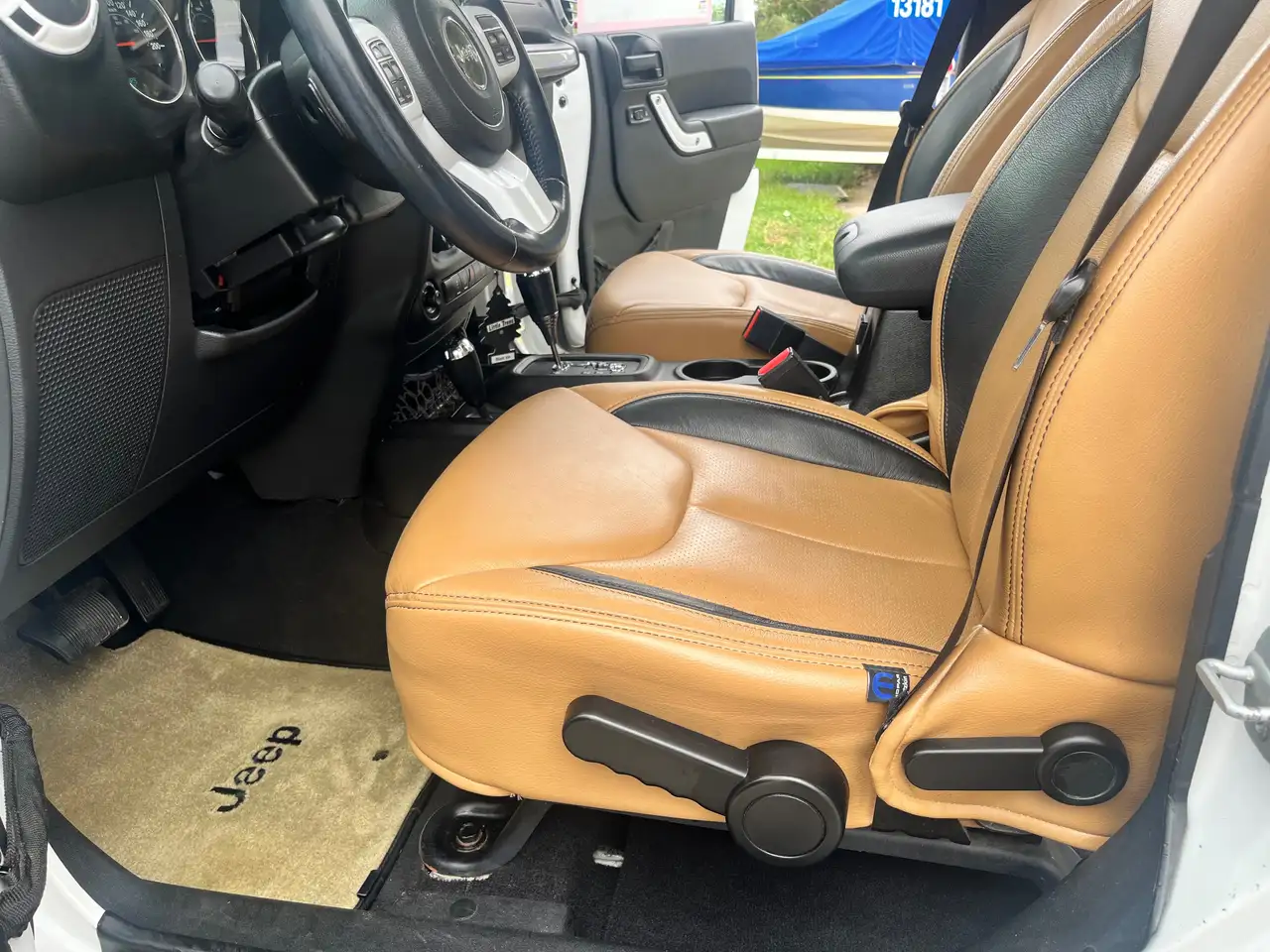 Jeep Wrangler снимка Jeep Wrangler