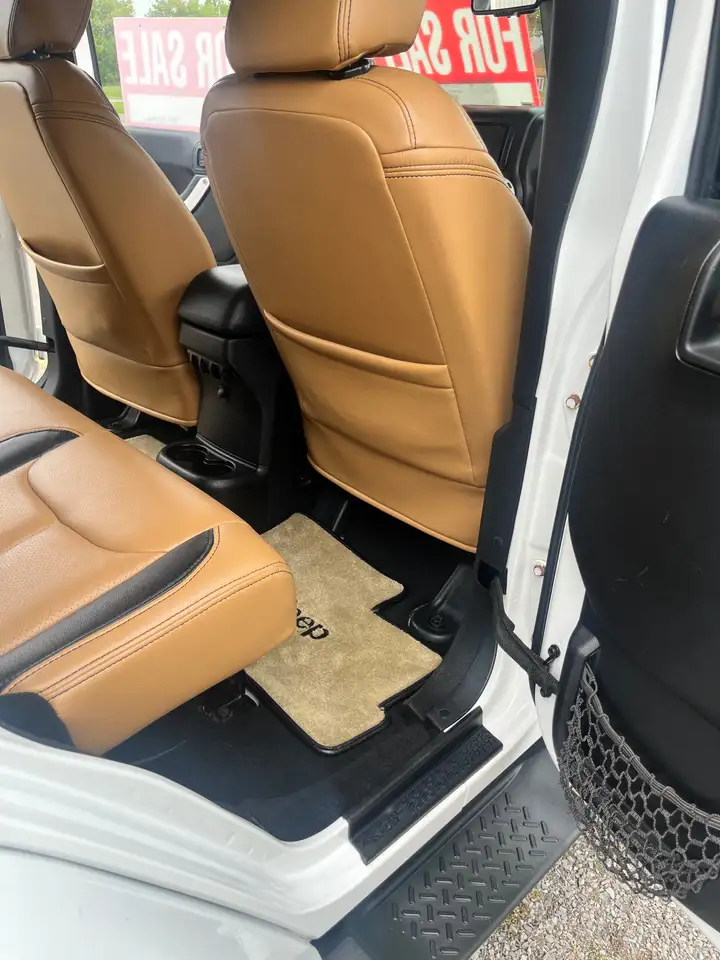 Jeep Wrangler снимка Jeep Wrangler