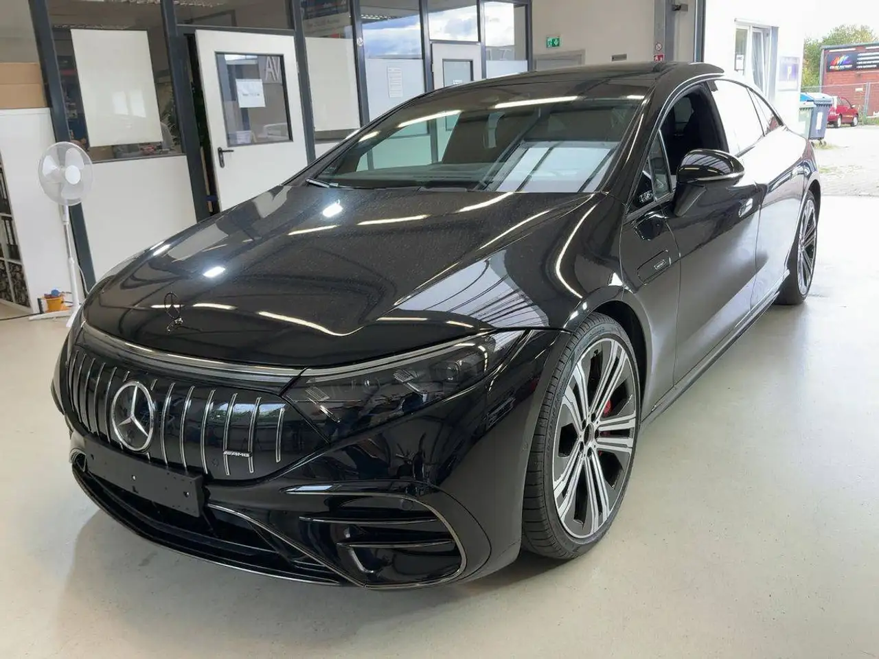 Mercedes-Benz EQS