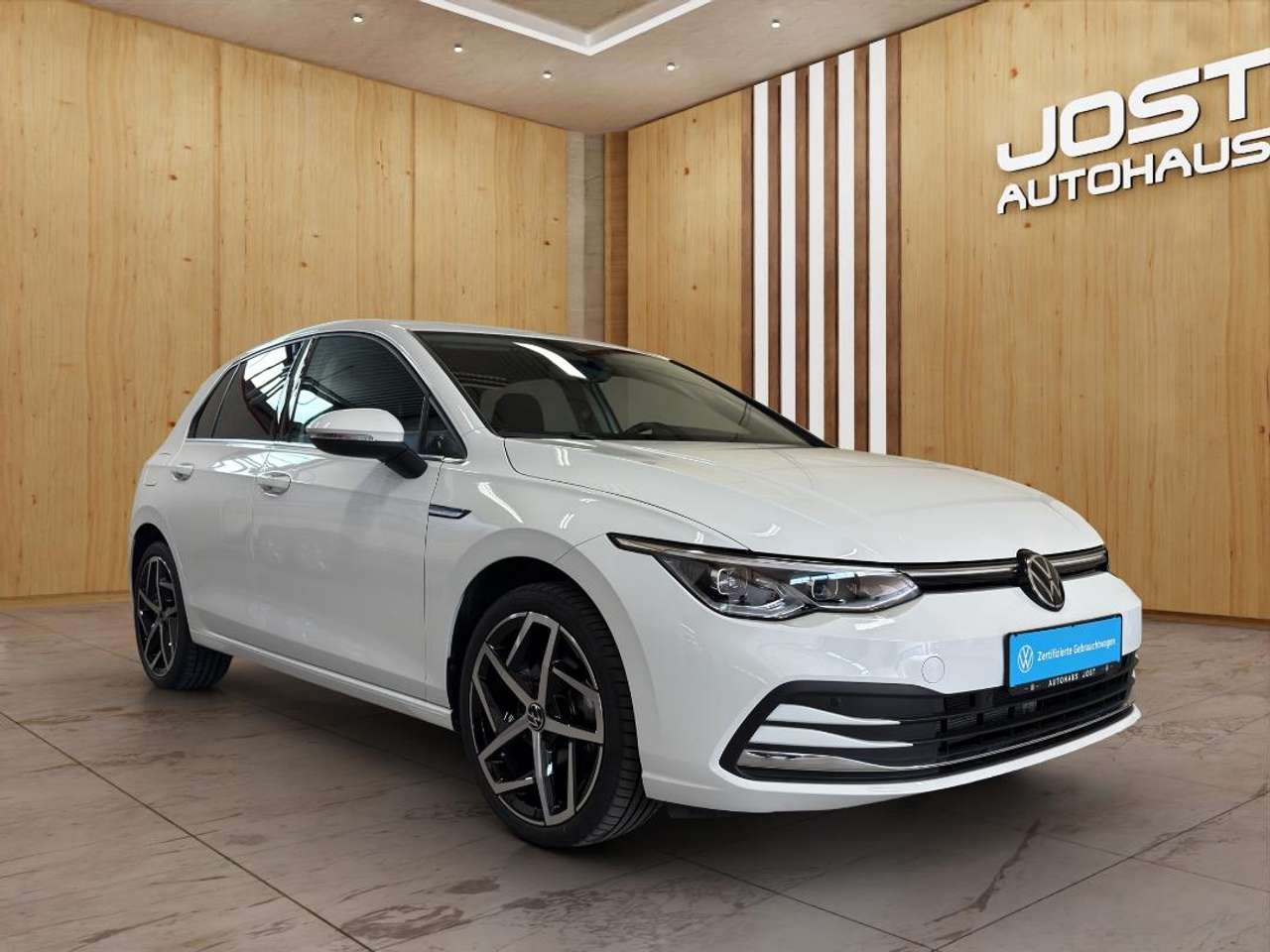 Volkswagen Golf 2023 — Style 1.5 TSI Navi AHK LED LM18 ACC LightAssist