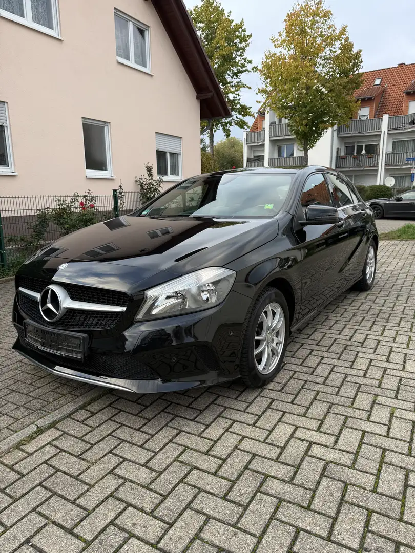 Mercedes-Benz A 180 A 180 BlueEfficiency (176.042) Schwarz - 1