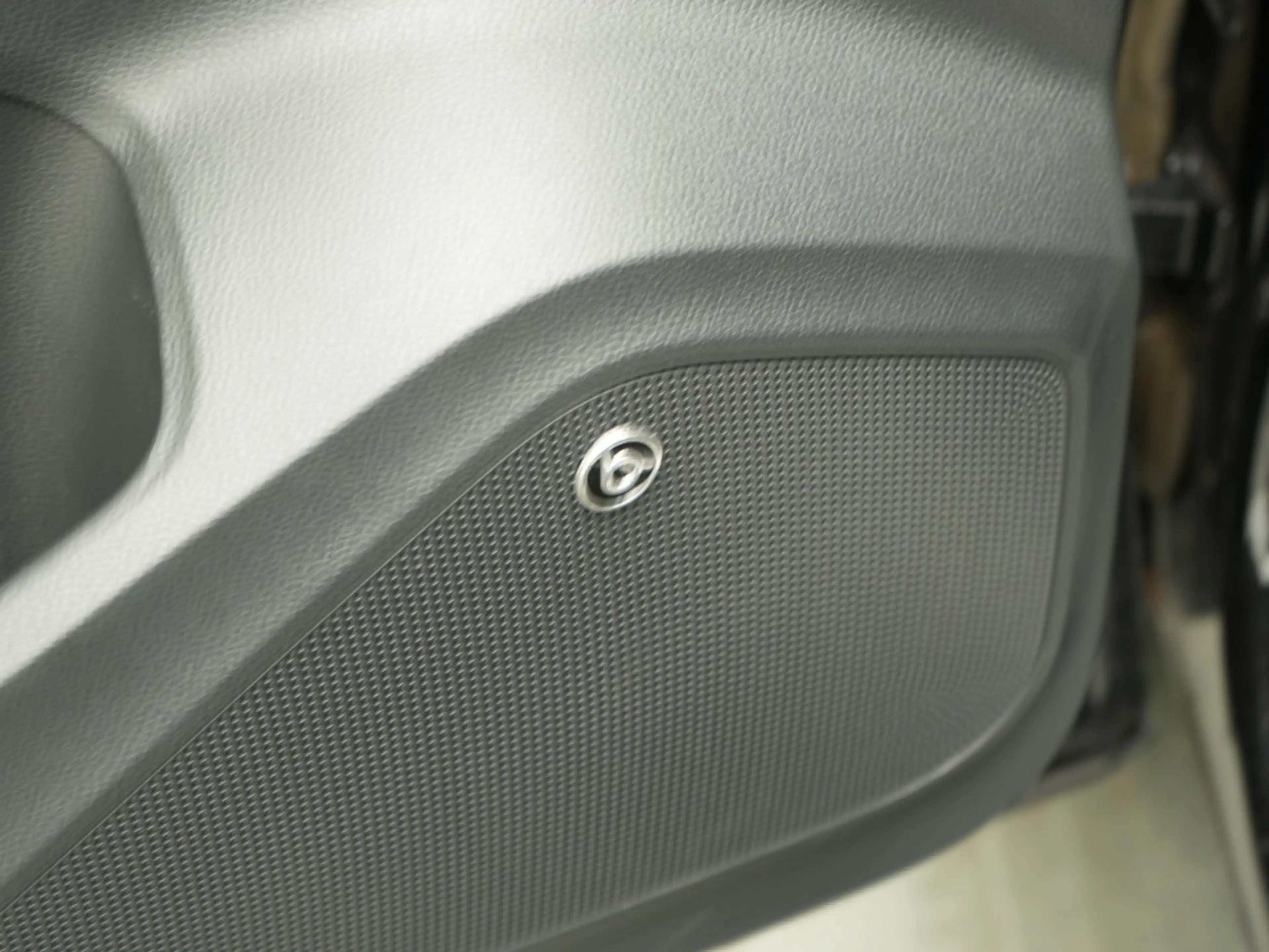 CUPRA Ateca VZ 4Drive DCC LED 360° KAM ACC PDC NAVI — photo 14