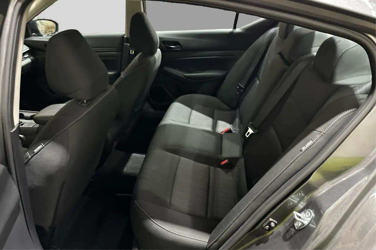 Nissan Altima снимка Nissan Altima