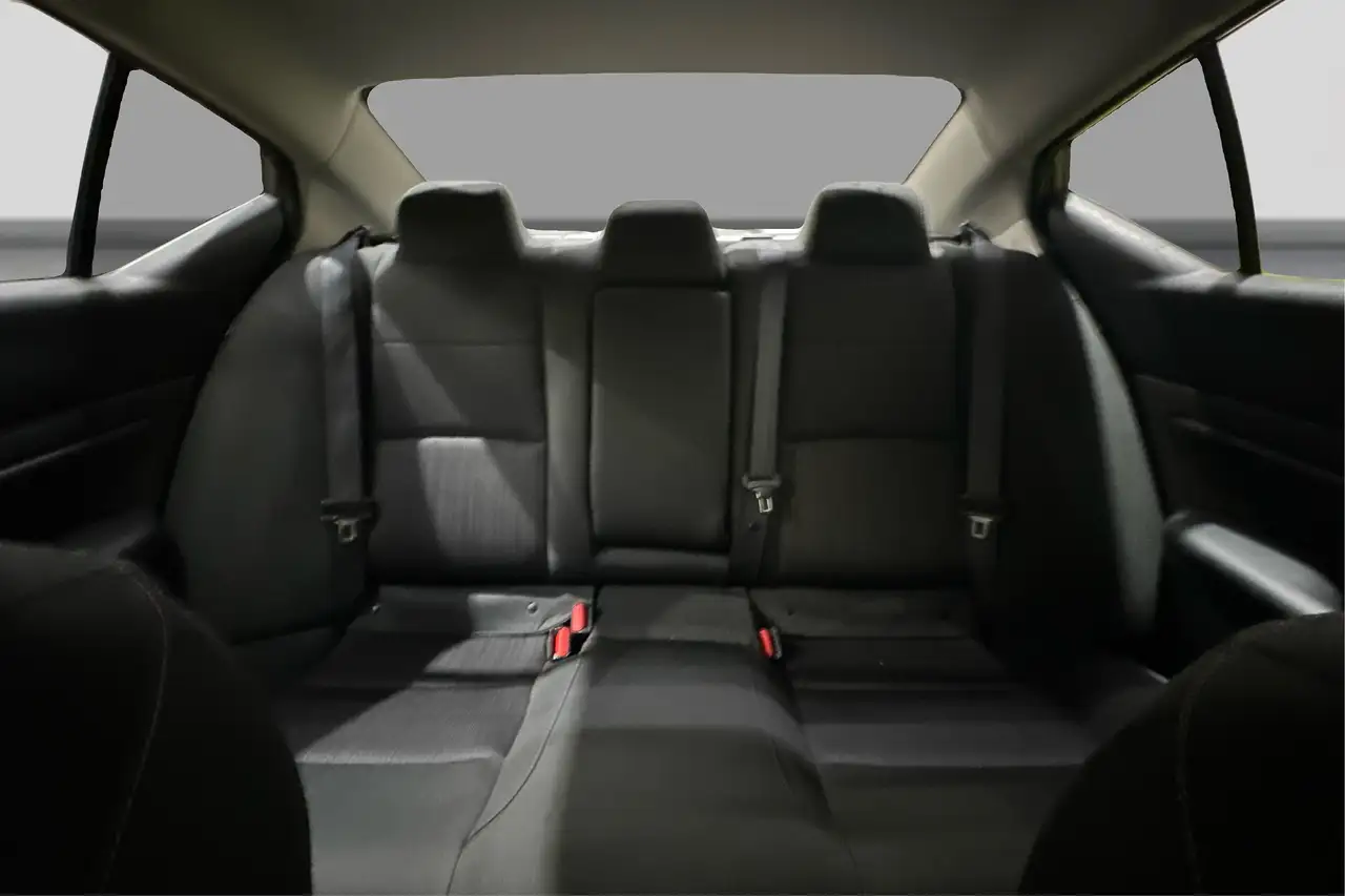 Nissan Altima снимка Nissan Altima