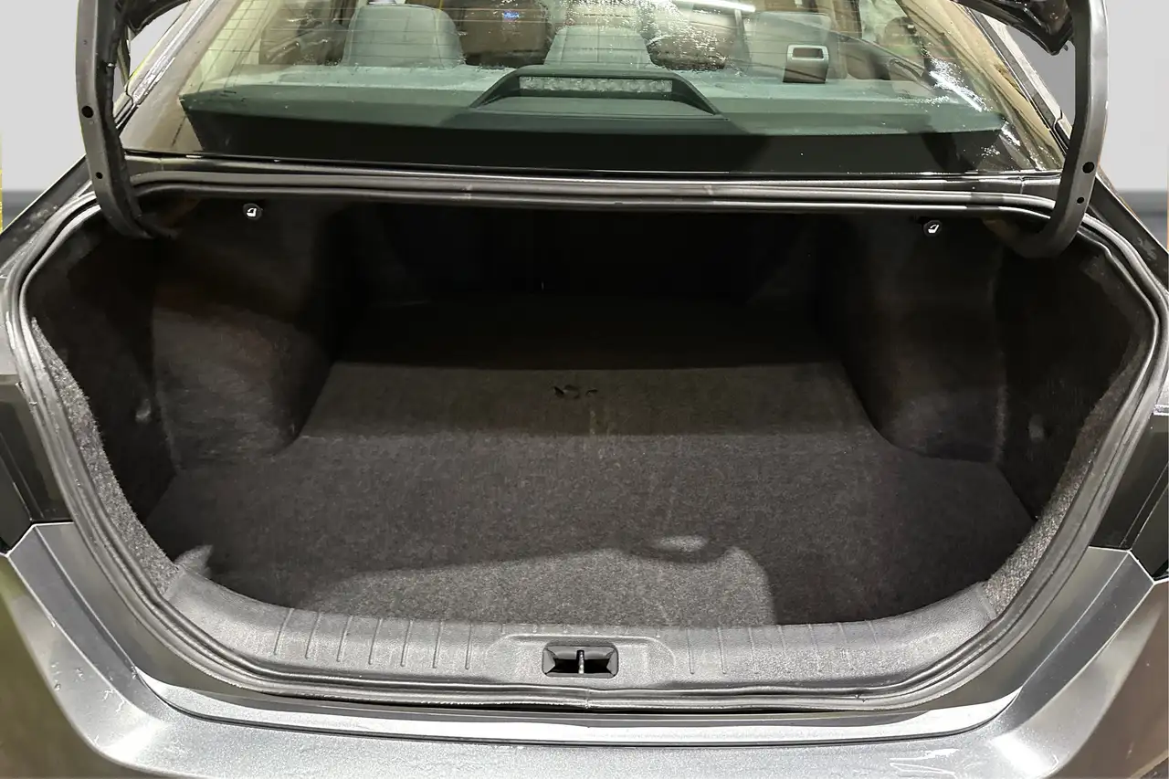 Nissan Altima снимка Nissan Altima