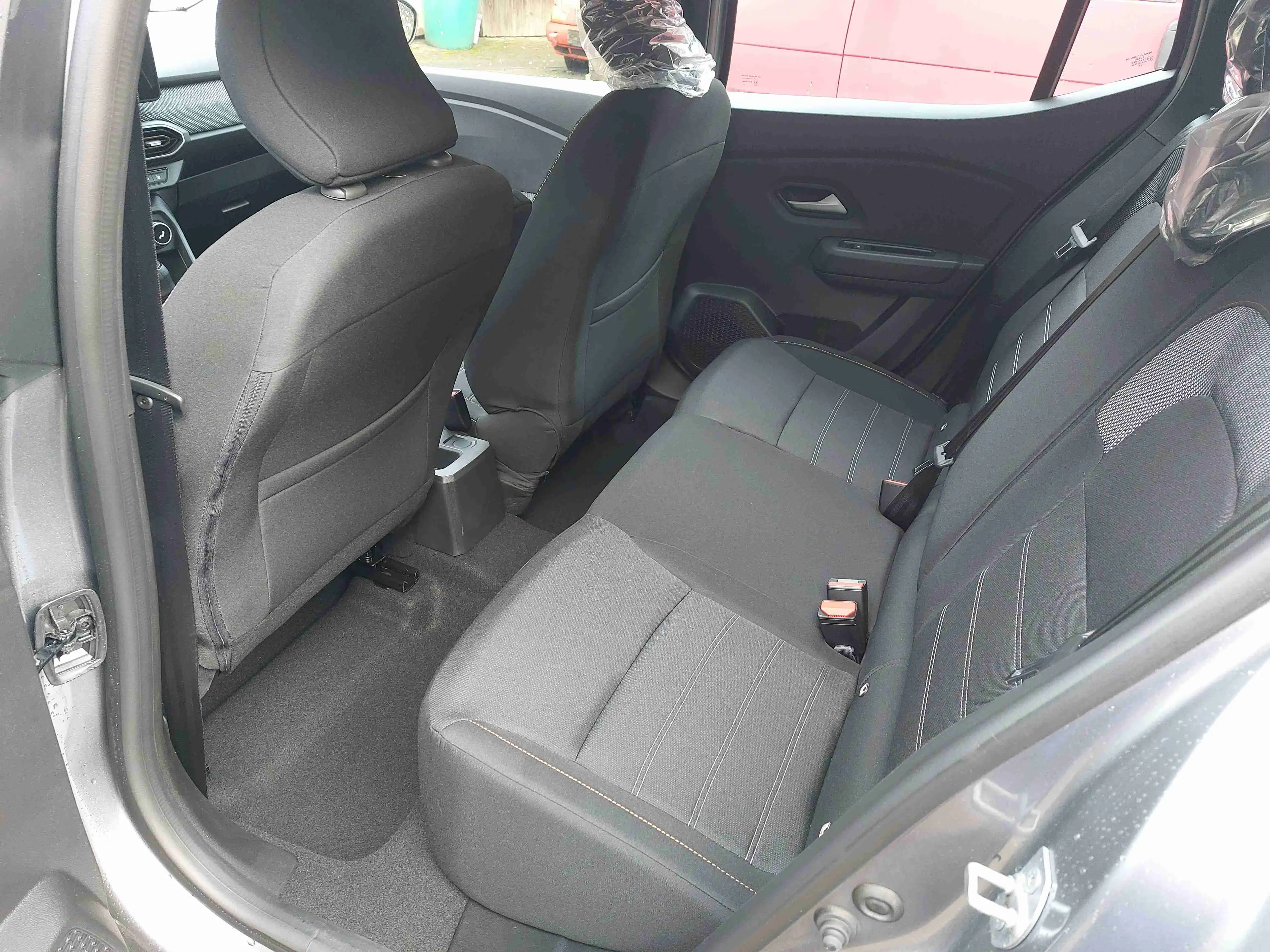 Dacia Sandero STEPWAY ´25 TCE100 Eco-G Essential LT: 3-4Wo. — photo 6