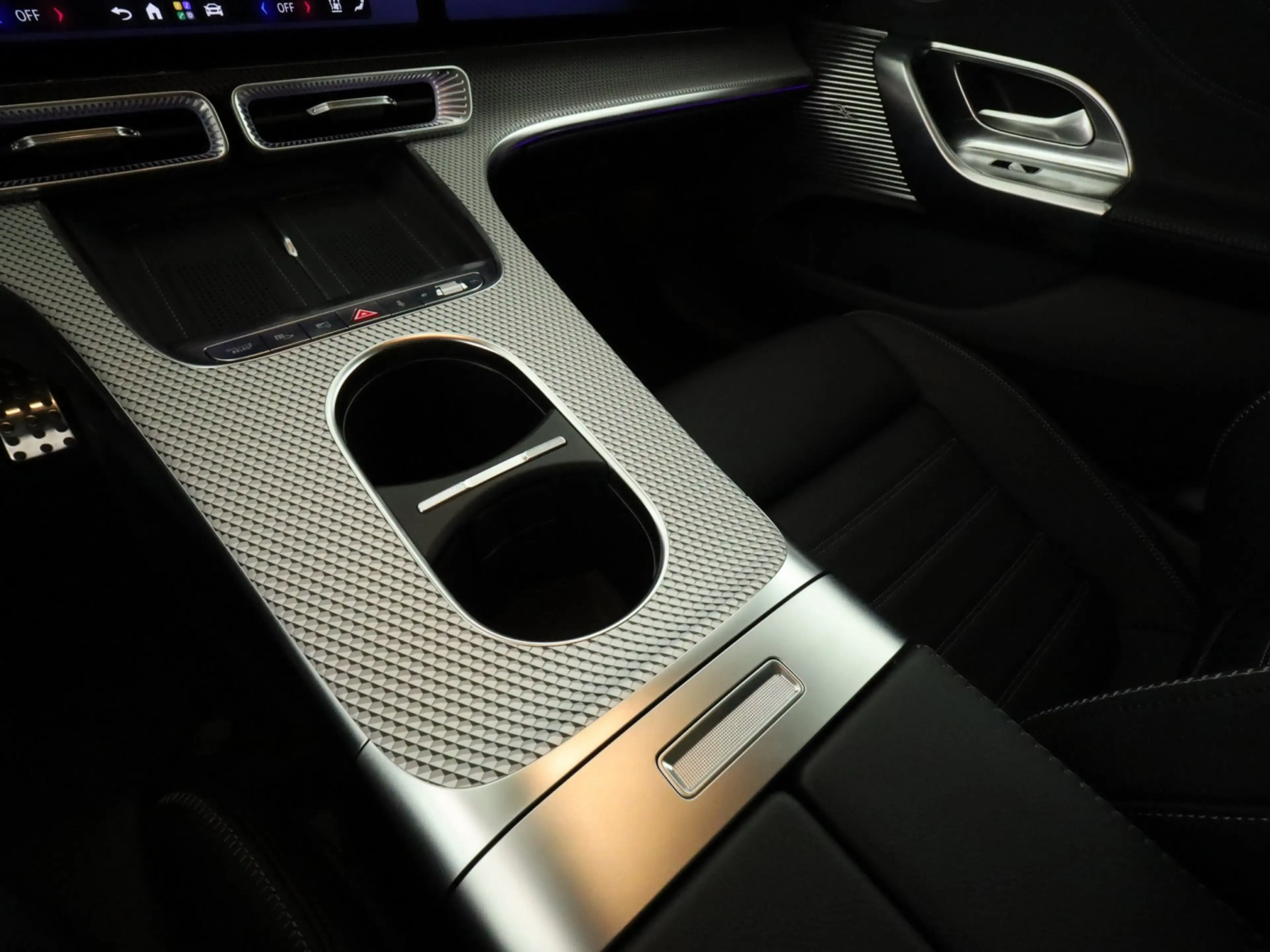 Mercedes-Benz C 400 4MATIC elektrisch *AMG*Keyless*Pano*Memory — photo 15