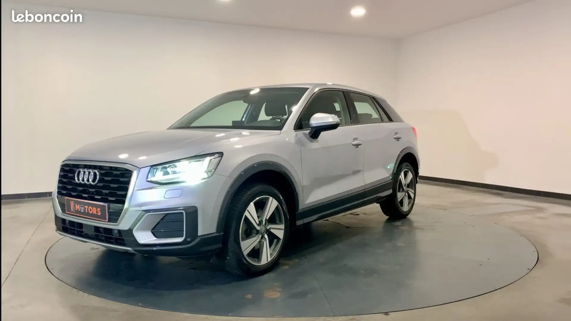 Audi Q2 30 TDI 116 S tronic DESIGN LUXE Grau - 1