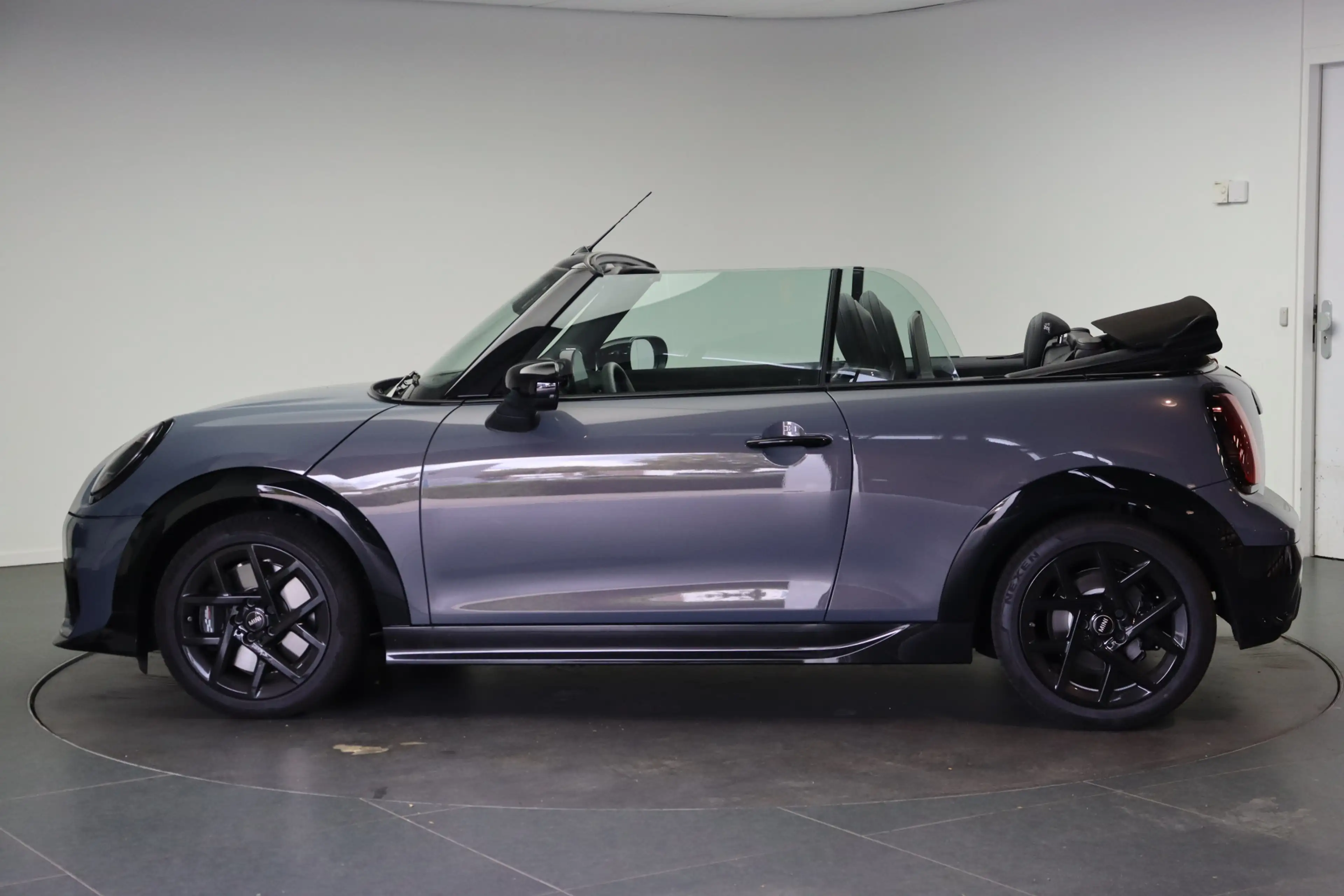 MINI Cooper C Cabrio Automaat / John Cooper Works / Pakket L / 17" JCW — photo 2