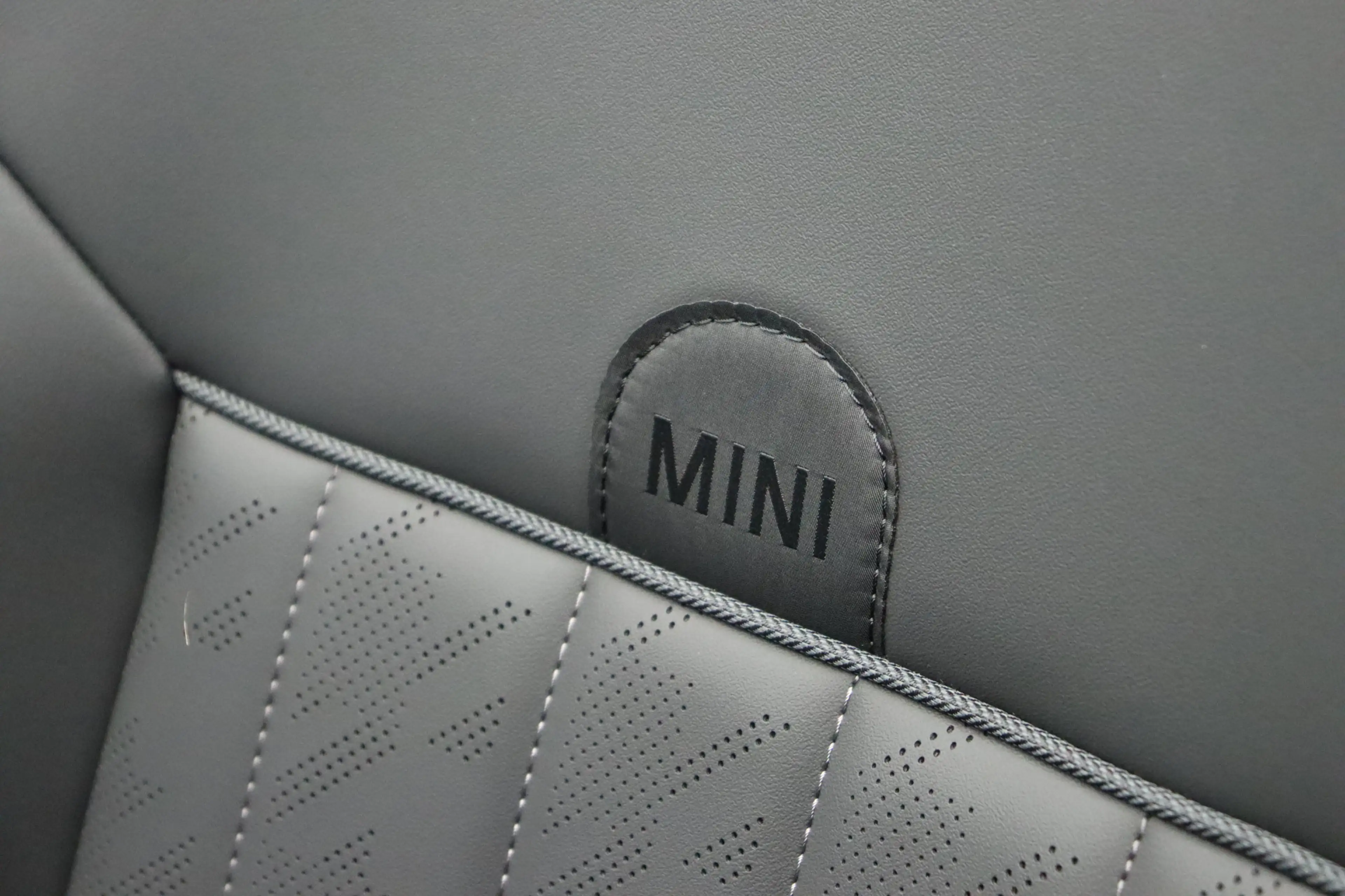 MINI Cooper C Cabrio Automaat / John Cooper Works / Pakket L / 17" JCW — photo 9