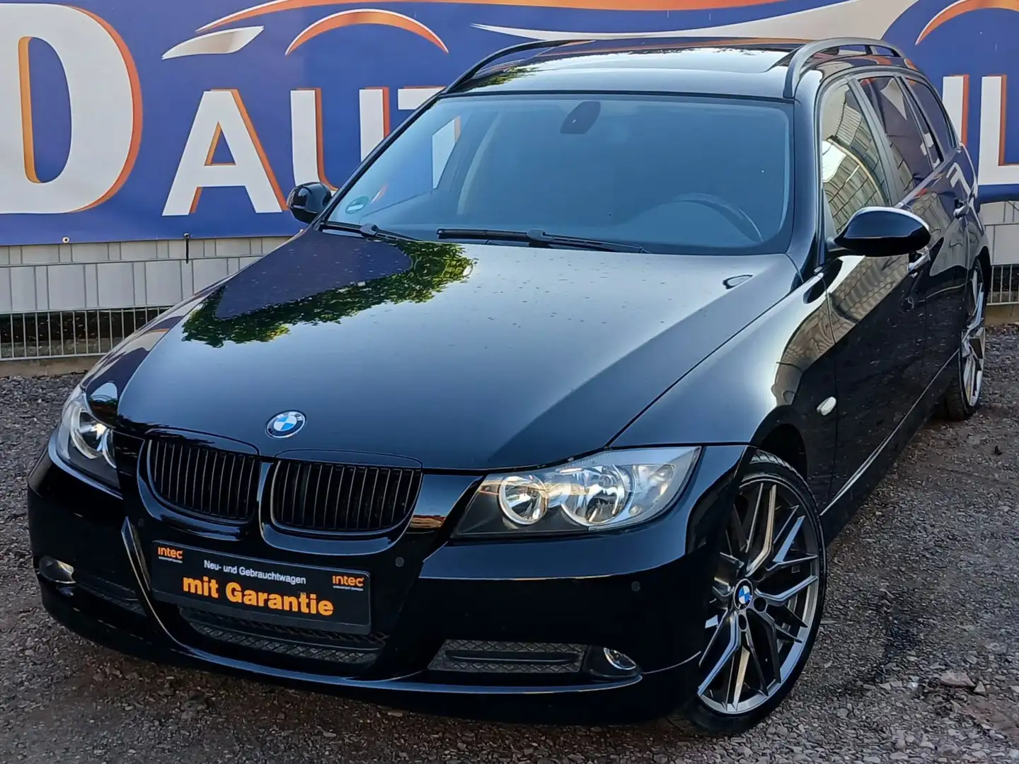 BMW 318 E91 318i *AHK*TEMPOMAT*KLIMA*2.HAND*HU/TÜV NEU* Noir - 1
