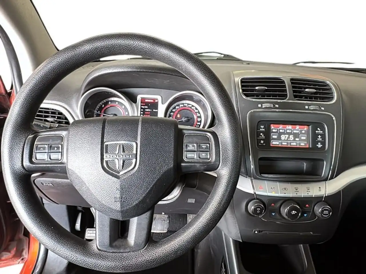 Dodge Journey снимка Dodge Journey