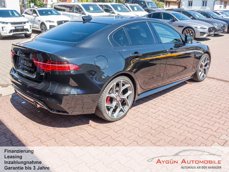 Jaguar XE P300 AWD R-Dynamic Black*ACC*Pano*Matrix* — photo 12