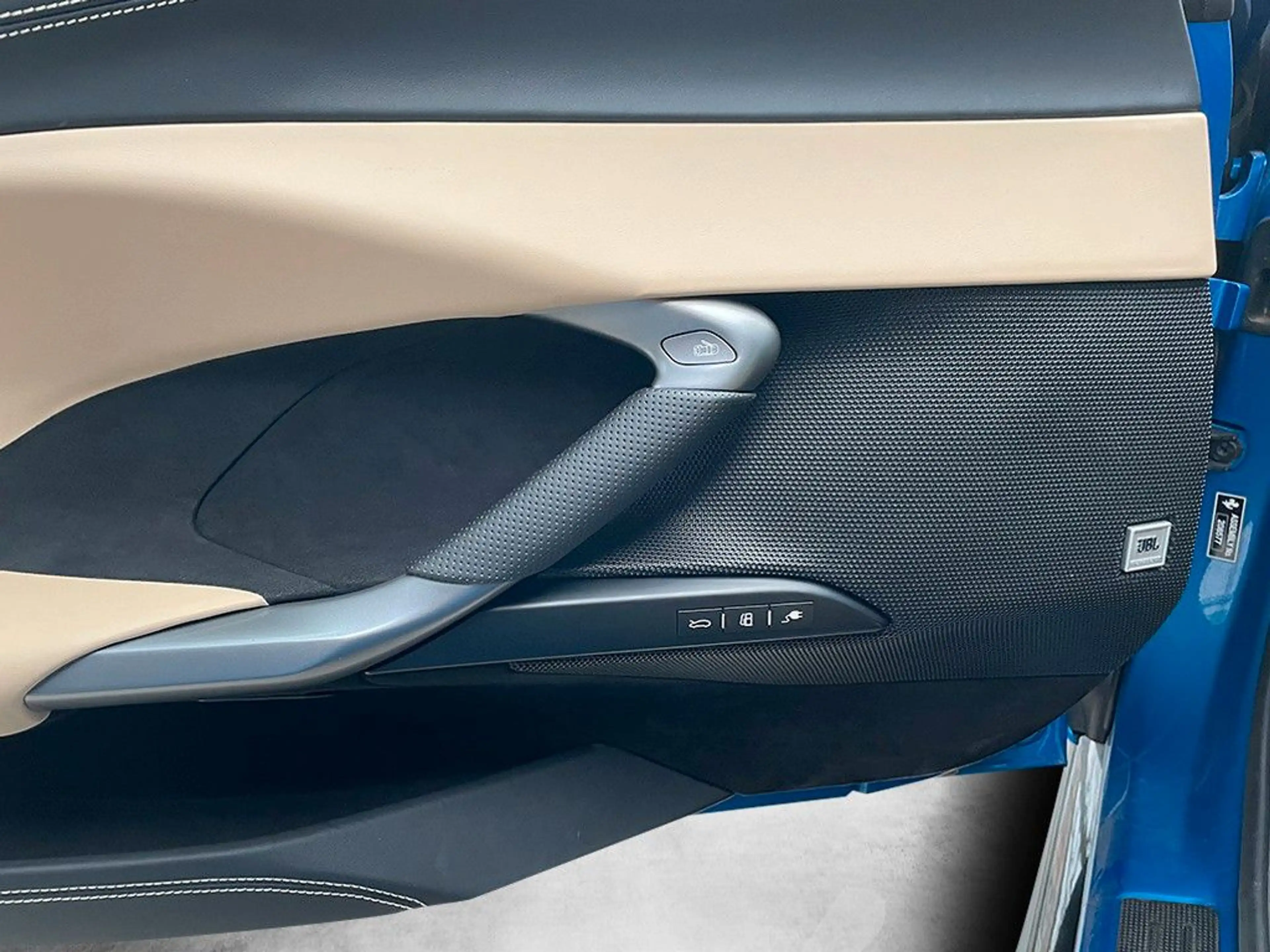 Ferrari 296 GTS / Lift / 10xCarbon / JBL / Voll — photo 14