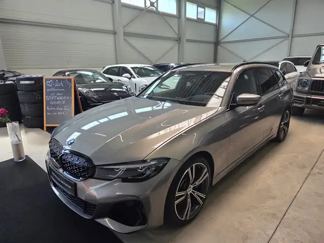BMW 3 Series view 6