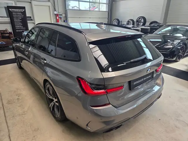 BMW 3 Series view 13