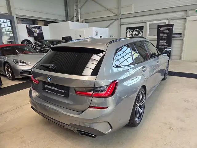 BMW 3 Series view 11