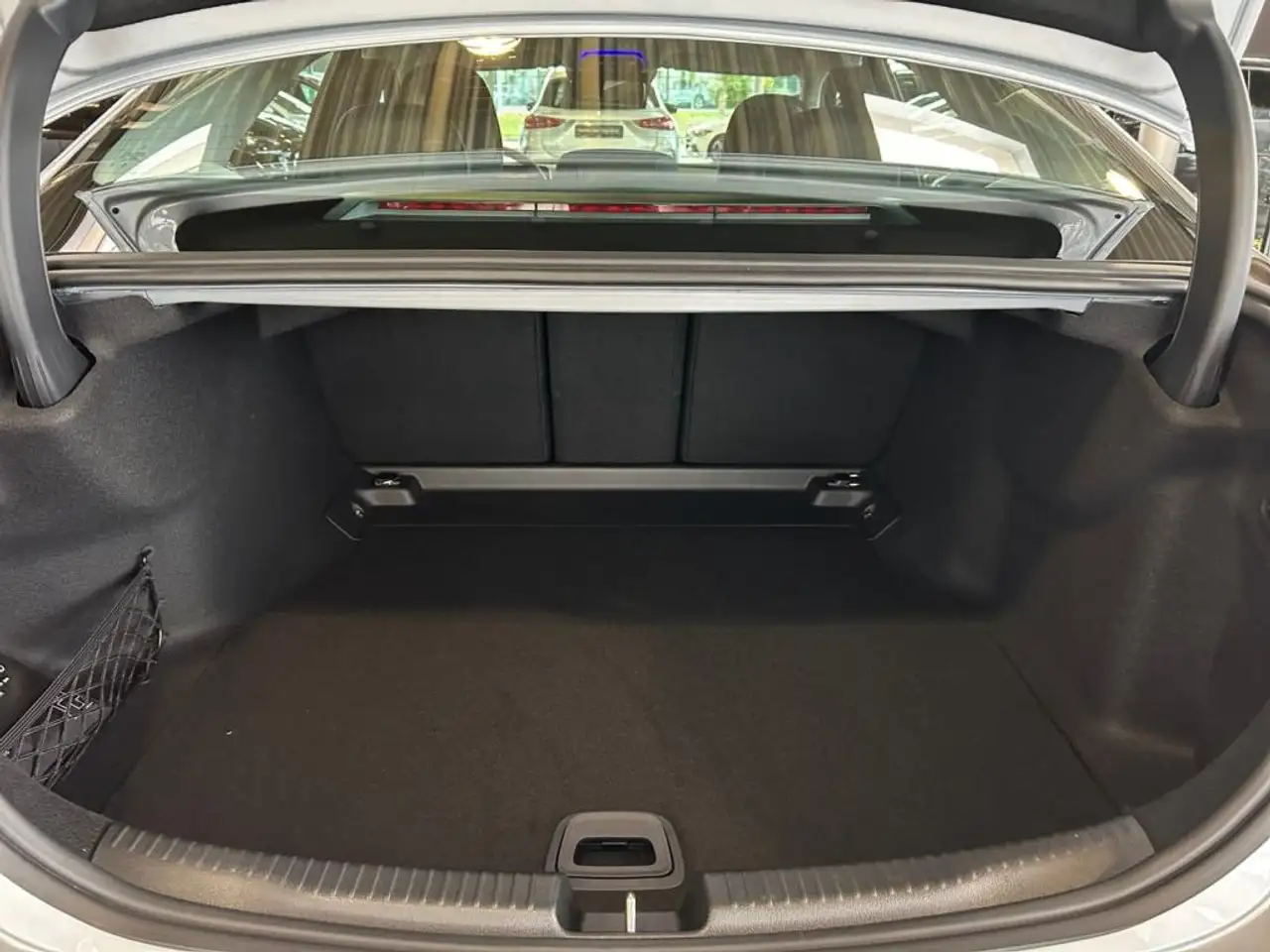 Mercedes-Benz C 200 Avantgarde/Advanced/LED/Distronic/360°K/ 16