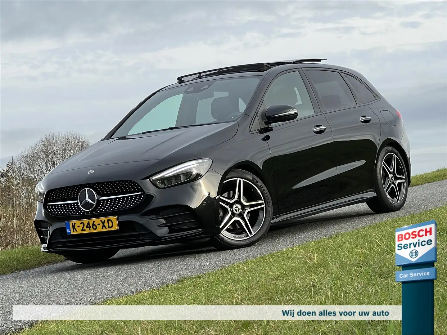 Mercedes-Benz B 180 B180 136PK AMG Premium Plus / Full Option / Pano / Zwart - 1