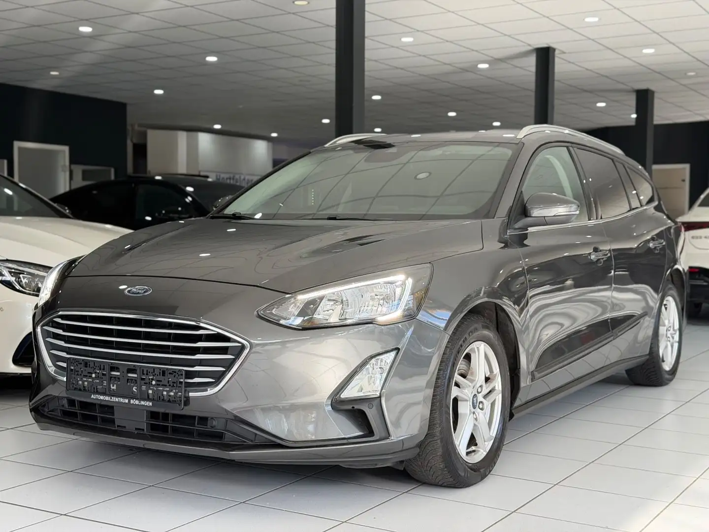 Ford Focus Turnier C&C*CARPLAY*NAVI*SITZ-H*PARK-ASSIS Gris - 2