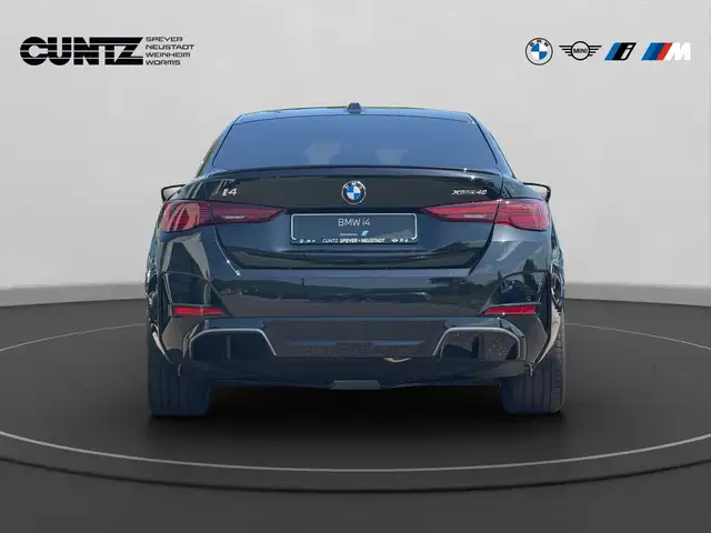 BMW i4 view 6