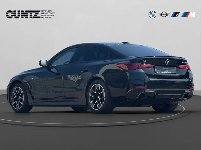BMW i4 view 7