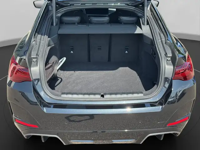 BMW i4 view 14