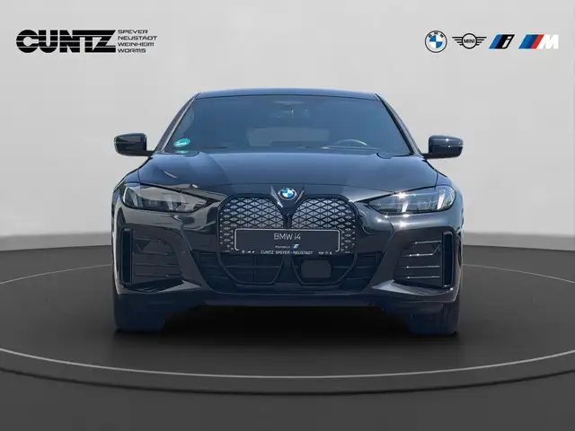 BMW i4 view 2