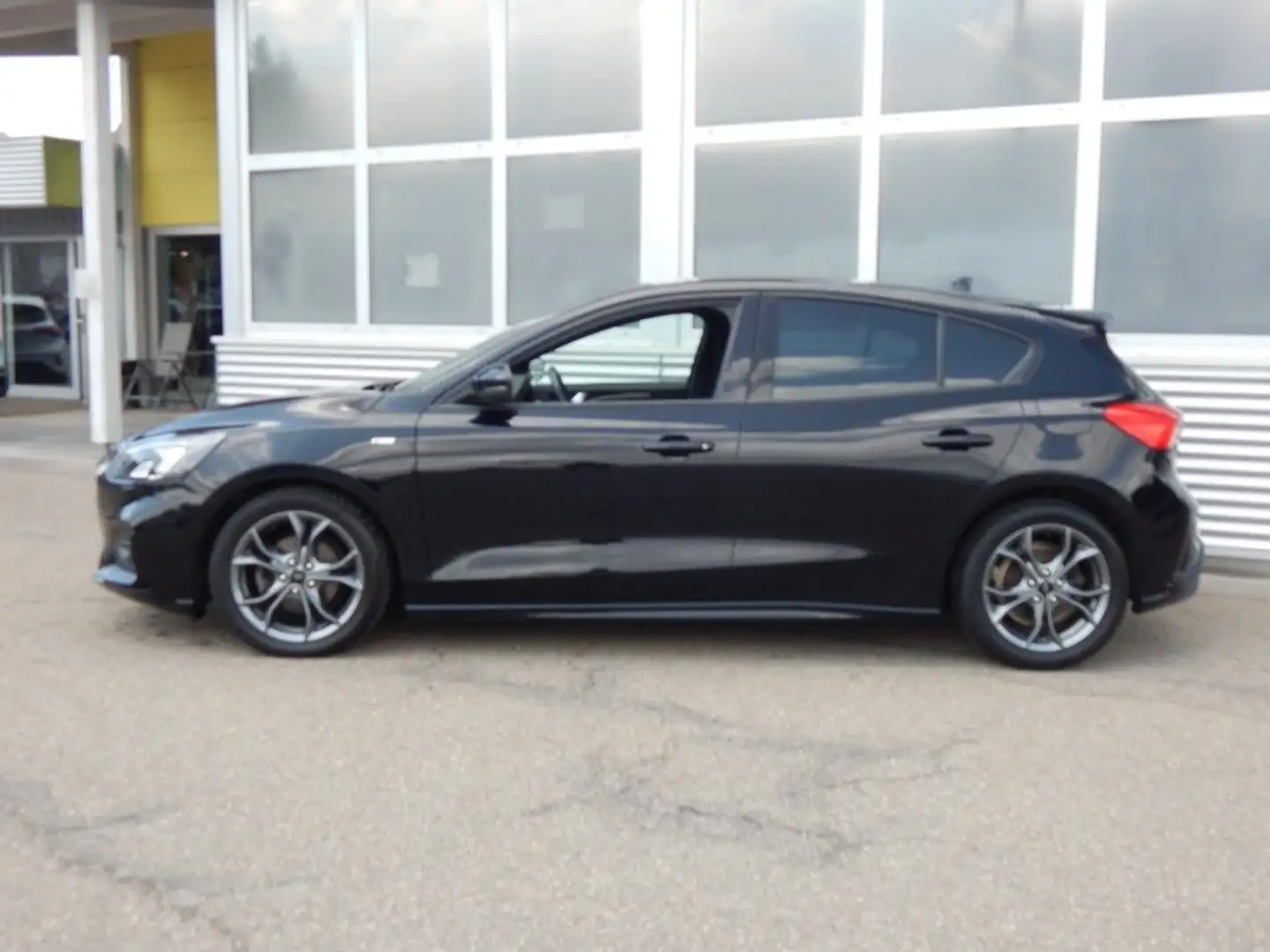 Ford Focus 1.5 EcoBoost Start-Stopp-System Aut. ST-LINE Schwarz - 2