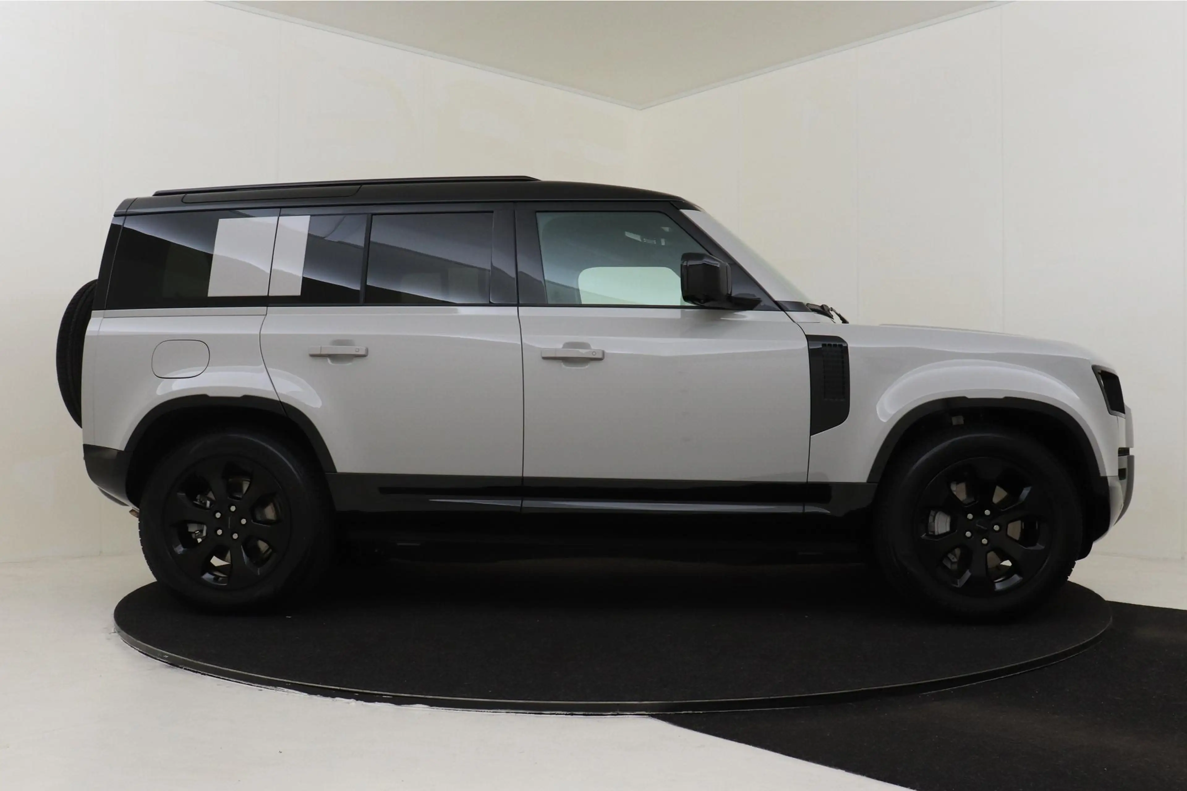 Land Rover Defender 110 2.0 P300e 110 X-DYNAMIC SE BORASCO-GREY|PANO.D — photo 13