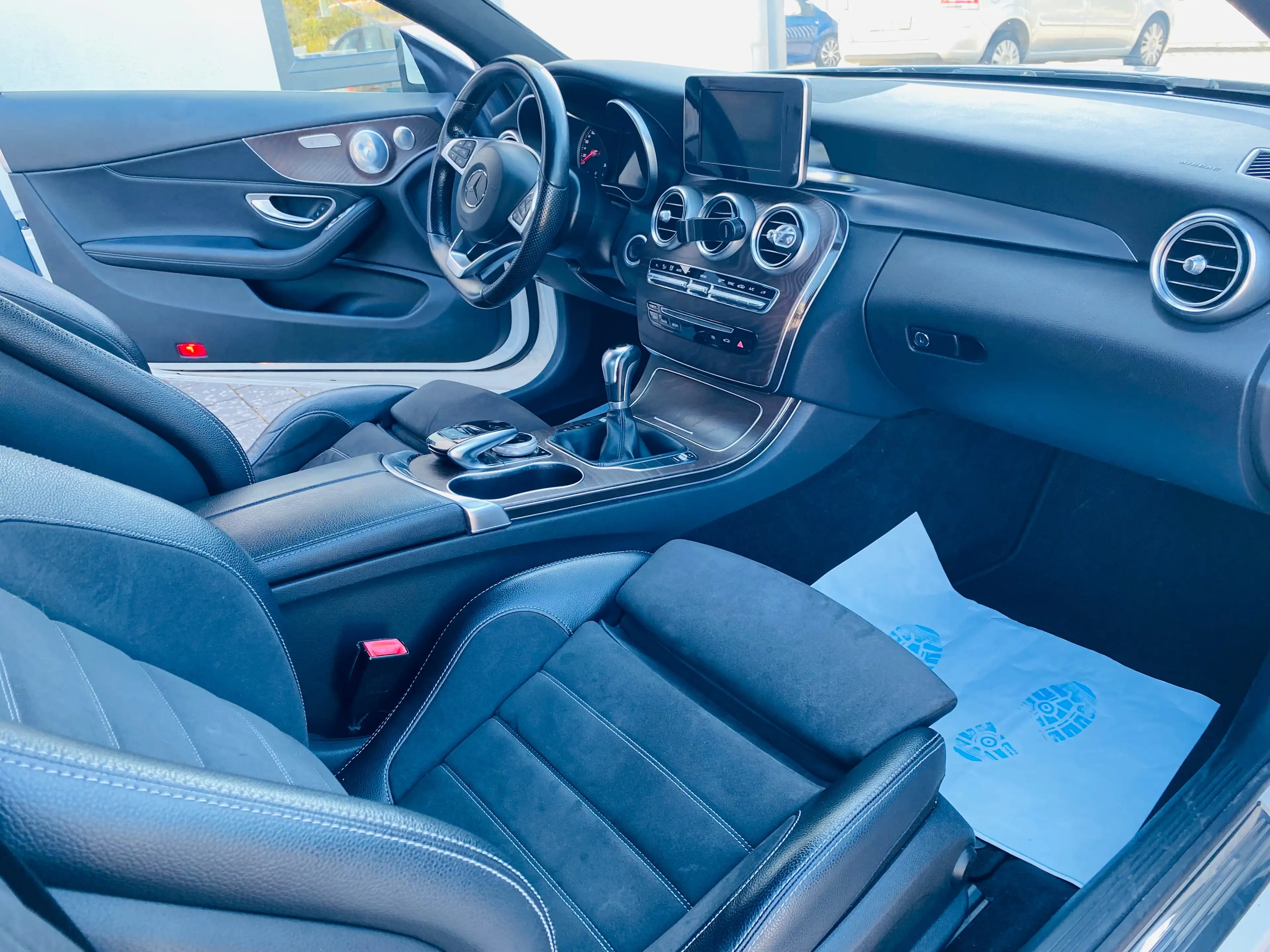 Mercedes-Benz C 200 C-Klasse Coupe Coupe AMG Line — photo 11