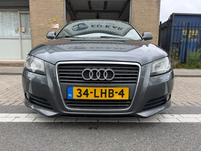 Audi A3 view 4