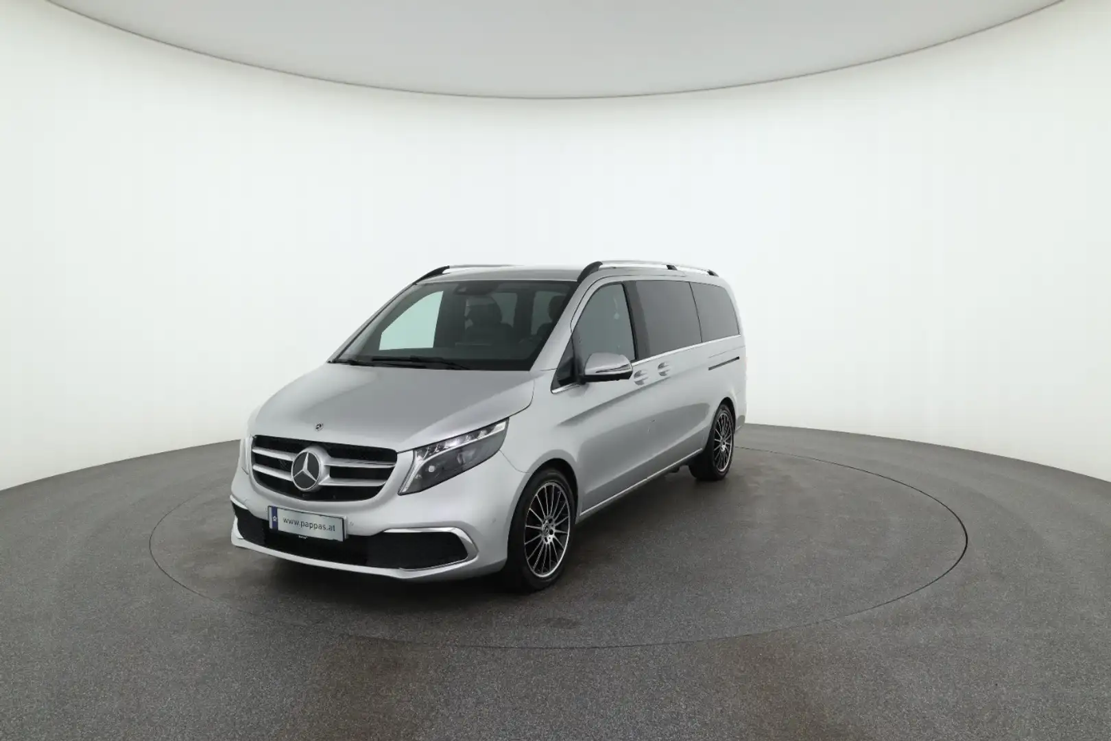 Mercedes-Benz V 300 d EXCLUSIVE Lang Pano Distr PTS Navi Keyl Ezüst - 1