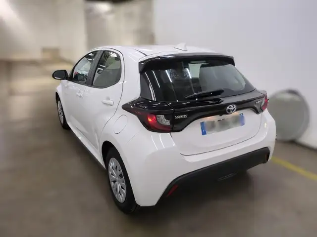 Toyota Yaris view 4