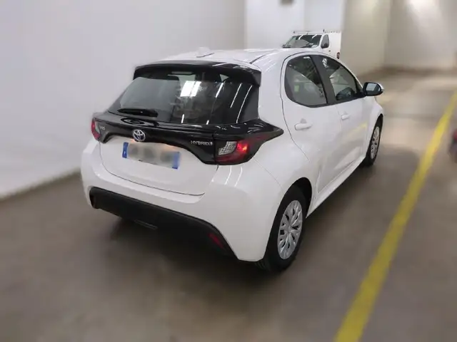 Toyota Yaris view 3