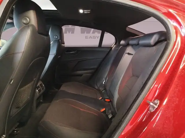 Jaguar Xe view 9