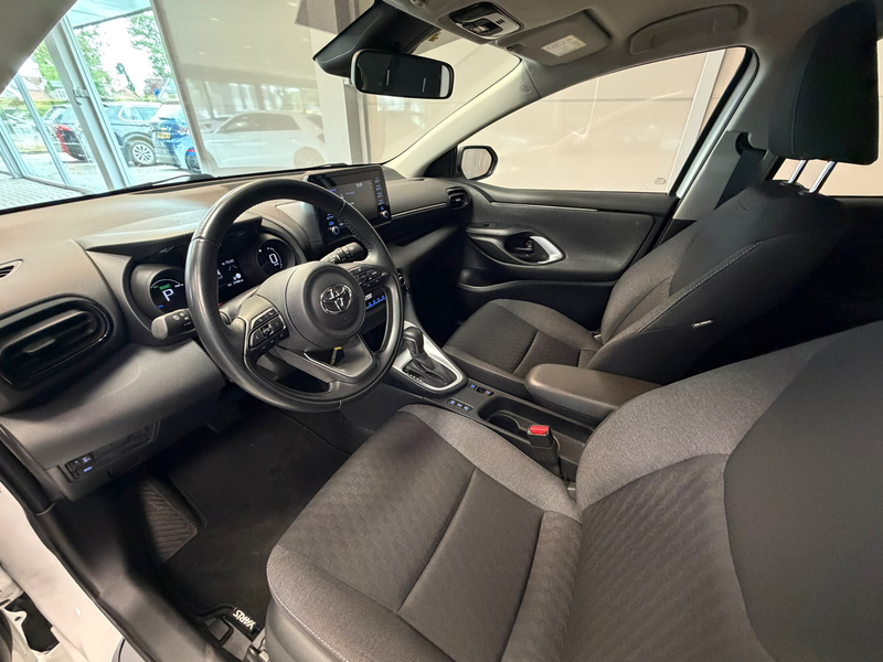 Toyota Yaris 1.5 Hybrid 115 | CLIMA | CAR PLAY | LED | CAMERA | — photo 13