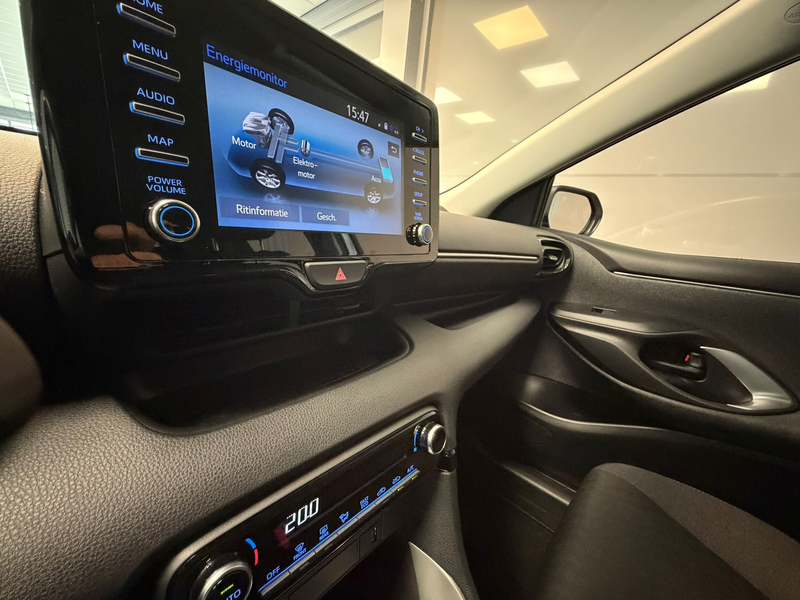 Toyota Yaris 1.5 Hybrid 115 | CLIMA | CAR PLAY | LED | CAMERA | — photo 24