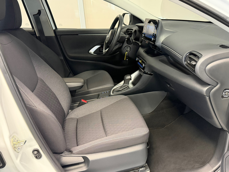 Toyota Yaris 1.5 Hybrid 115 | CLIMA | CAR PLAY | LED | CAMERA | — photo 30