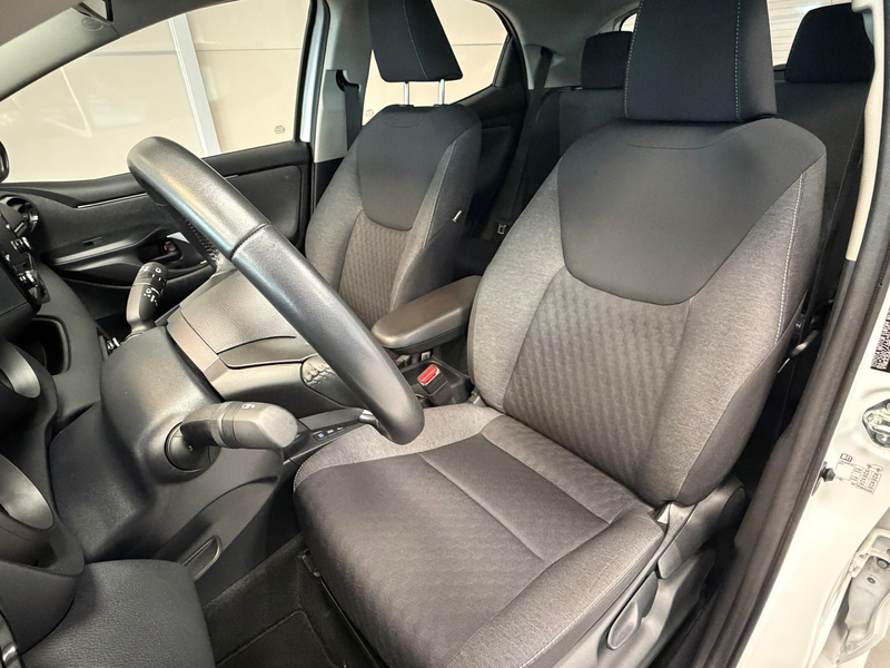 Toyota Yaris 1.5 Hybrid 115 | CLIMA | CAR PLAY | LED | CAMERA | — photo 9