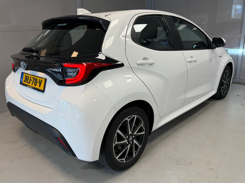 Toyota Yaris 1.5 Hybrid 115 | CLIMA | CAR PLAY | LED | CAMERA | — photo 4